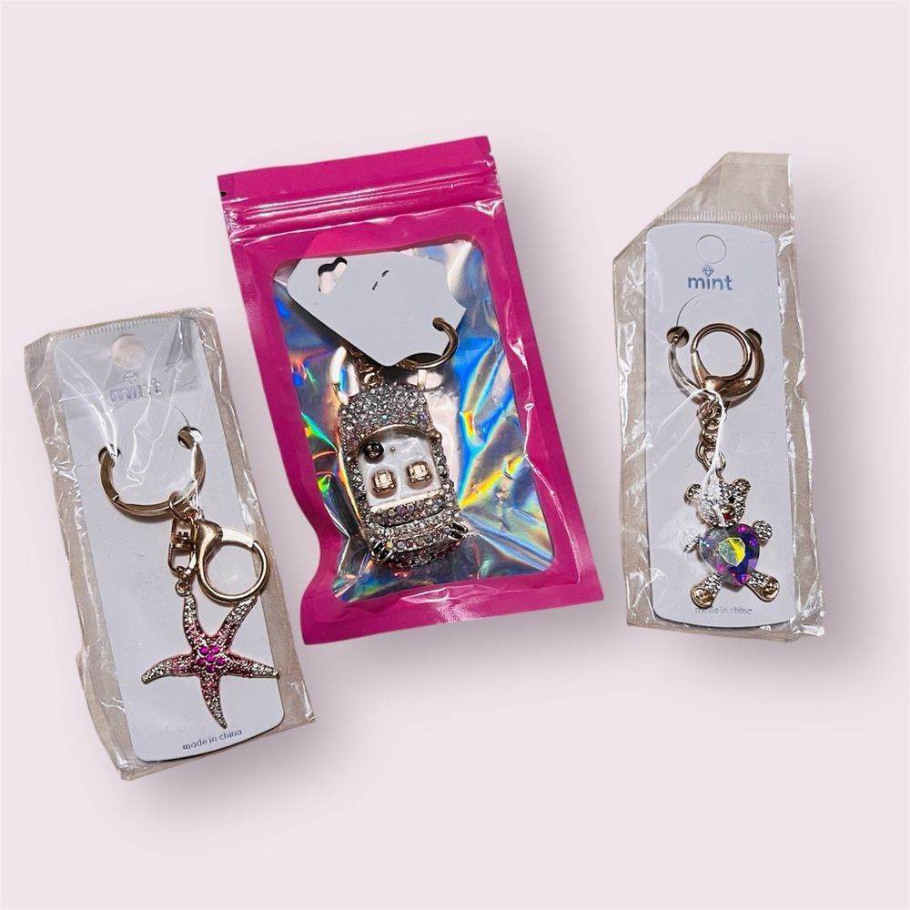 Rhinestone Keychain Bundle with Starfish, Bear and Convertible Car. New items